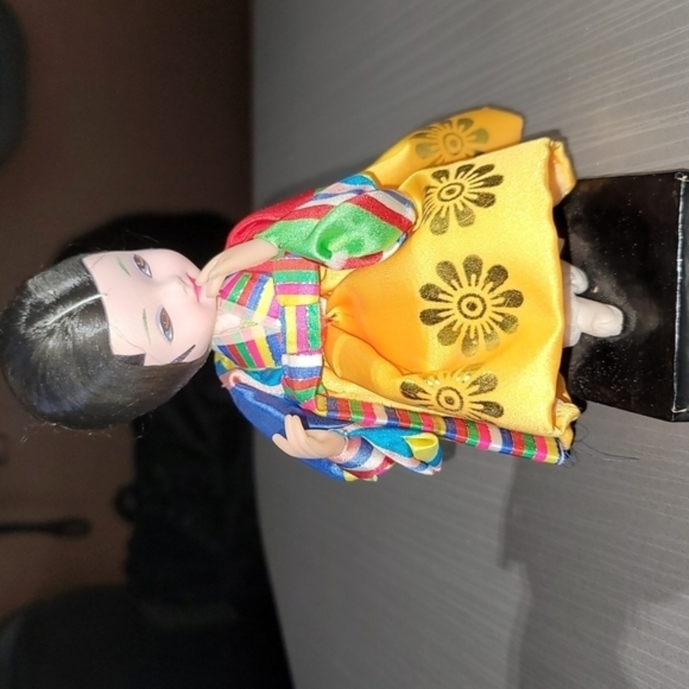 Vintage Korean‎ Bradley Folk Doll With Traditional Attire. Good Condition.